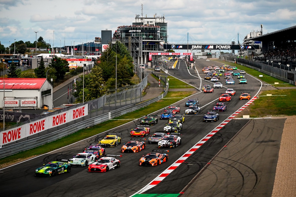 Nicklas Nielsen sendt ud af kampen i kaotisk Nürburgring-løb.
(Foto: SRO Motorsports Group)
